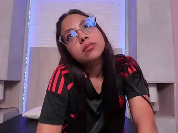 Stripchat Sex Cam of LeilaSaenz