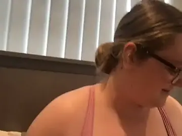 Stripchat Watch Live Sex Cams of honeyyy24