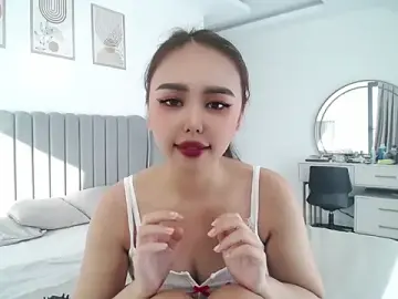 Stripchat Watch Live Sex Cams of LilBloom