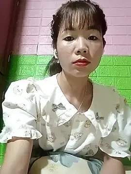 Stripchat Free Live Porn of AmyLinee01