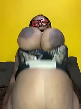 Stripchat Best live sex cam show of BoobsQueeen