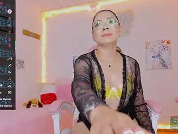 Stripchat Watch Live Sex Cams of milfAaura