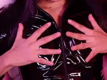 Stripchat Live Sex Cam of amber_yull
