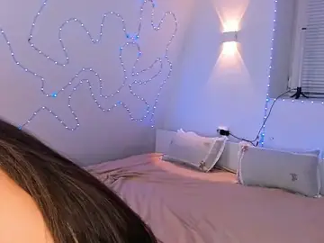 Stripchat Live Sex Cam of Raevella
