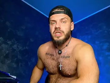 Stripchat Live Sex Cam of CLOUDYJULIUS