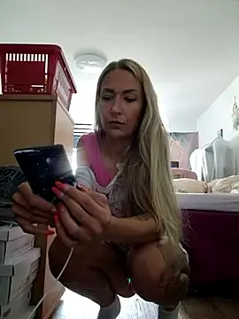 Stripchat Live Sex of -Jeany-