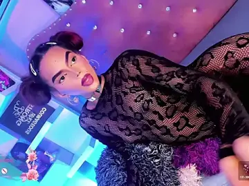 Stripchat Free Porn Cam of Diiva_Smiith