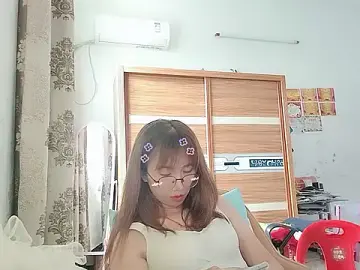Stripchat Watch Live Sex Cams of Lili_666