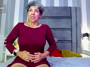 Stripchat Sex Cam of Julianewell