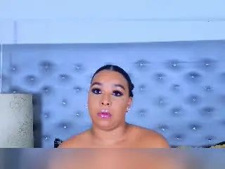 Xlovecam Sex Cam of EileenBenzon