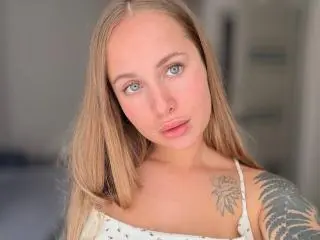 Xlovecam Live Sex of MirckyBlush