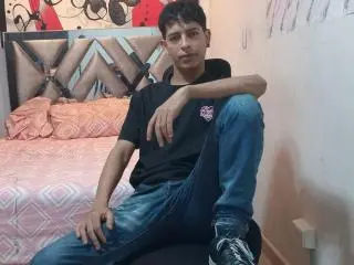Xlovecam Sex Cam of AndresColl69