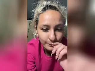 Xlovecam Live Sex Cam of ElenaSaenz