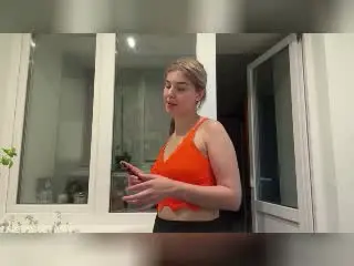 Xlovecam Free Porn Cam of SlyviaCoffen