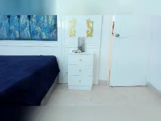 Xlovecam Nude Webcam of AlannaAndJames