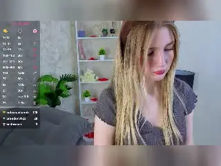 Xlovecam Free Porn Cam of SommerFrymier