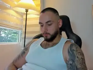 Xlovecam Live Porn of FrankJones