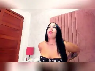 Xlovecam Free Porn Cam of MiaDenver