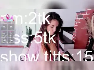 Xlovecam Live Porn of MiaCrossing