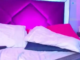 Xlovecam Watch Live Sex Cams of MyaaTyler