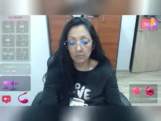 Xlovecam Sex Cam of SexyLatinMadura