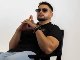 Xlovecam Private Sex Chat of AryanBrown