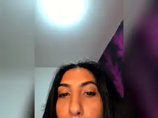 Xlovecam Adult Webcams of BrunetteBabe69