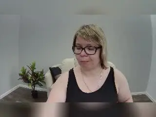 Xlovecam Best Webcam of BonnnyBoobsy