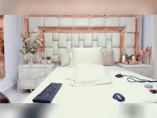 Xlovecam Sex Chat of KendraMiler