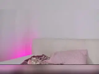 Xlovecam Free Porn Cam of KiranaHayes