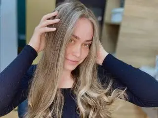 Xlovecam Live Sex of MelanieCutes