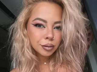 Xlovecam Adult Video Chat of RedLara