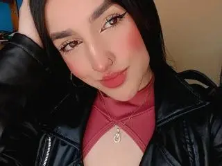 Xlovecam Sex Cam of YviTaylor