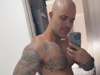 Xlovecam Live Porn of MedellynDark