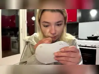 Xlovecam Free Porn Cam of AdrieneDegennaro