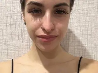 Xlovecam Live Porn of RoxanaKrausse