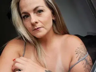 Xlovecam Watch Live Sex Cams of PerlaGoloza