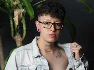 Xlovecam Watch Live Sex Cams of AllexNoa