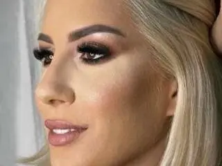Xlovecam Live Porn of LanieHotXX