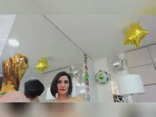Xlovecam Adult Webcams of MaraRoberttss