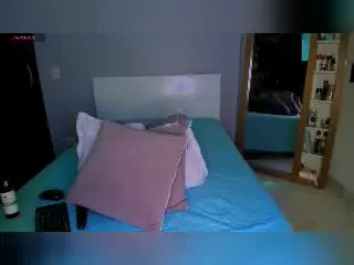 Xlovecam Live Sex Cam of MiaAylen