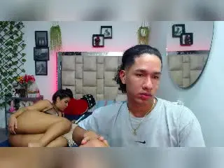 Xlovecam Sex Chat of MollyXDamiam